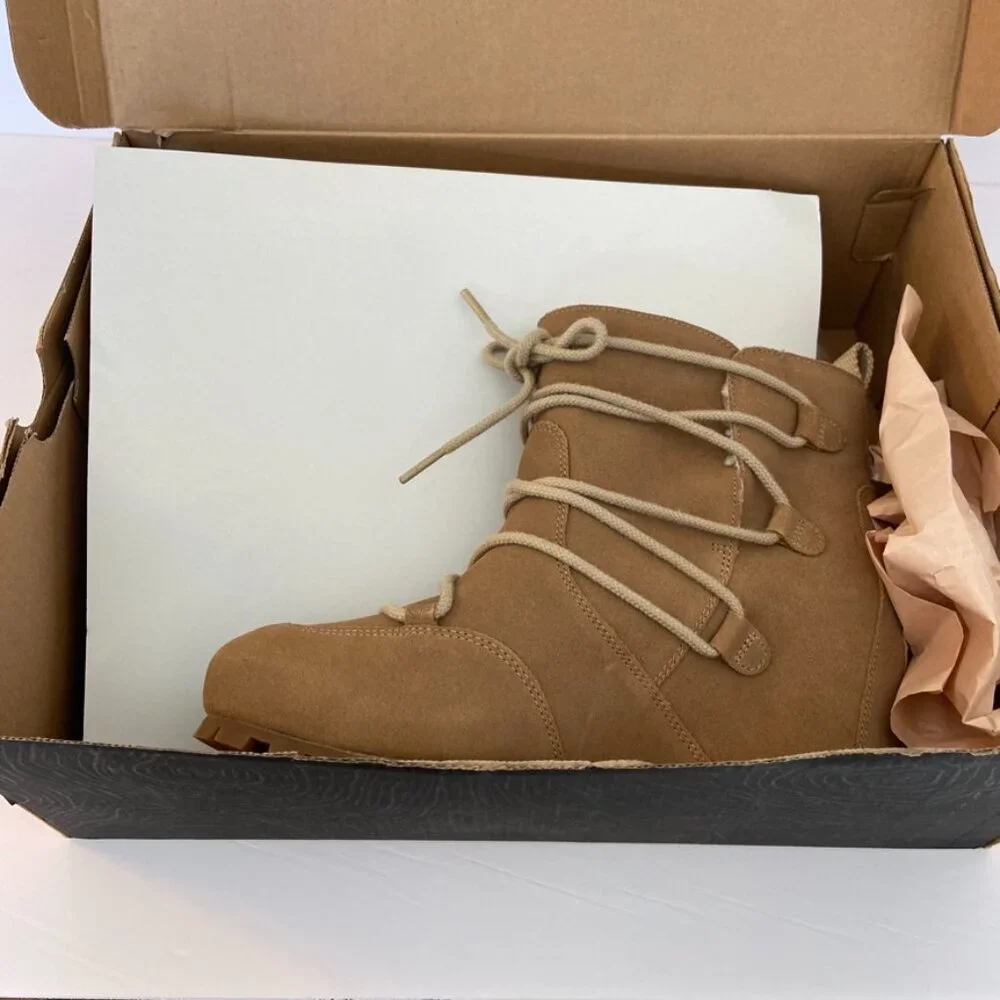 NWT Merrell Camel Moab Wedge Polar Boot